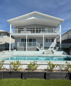 Aquila Beach Retreat